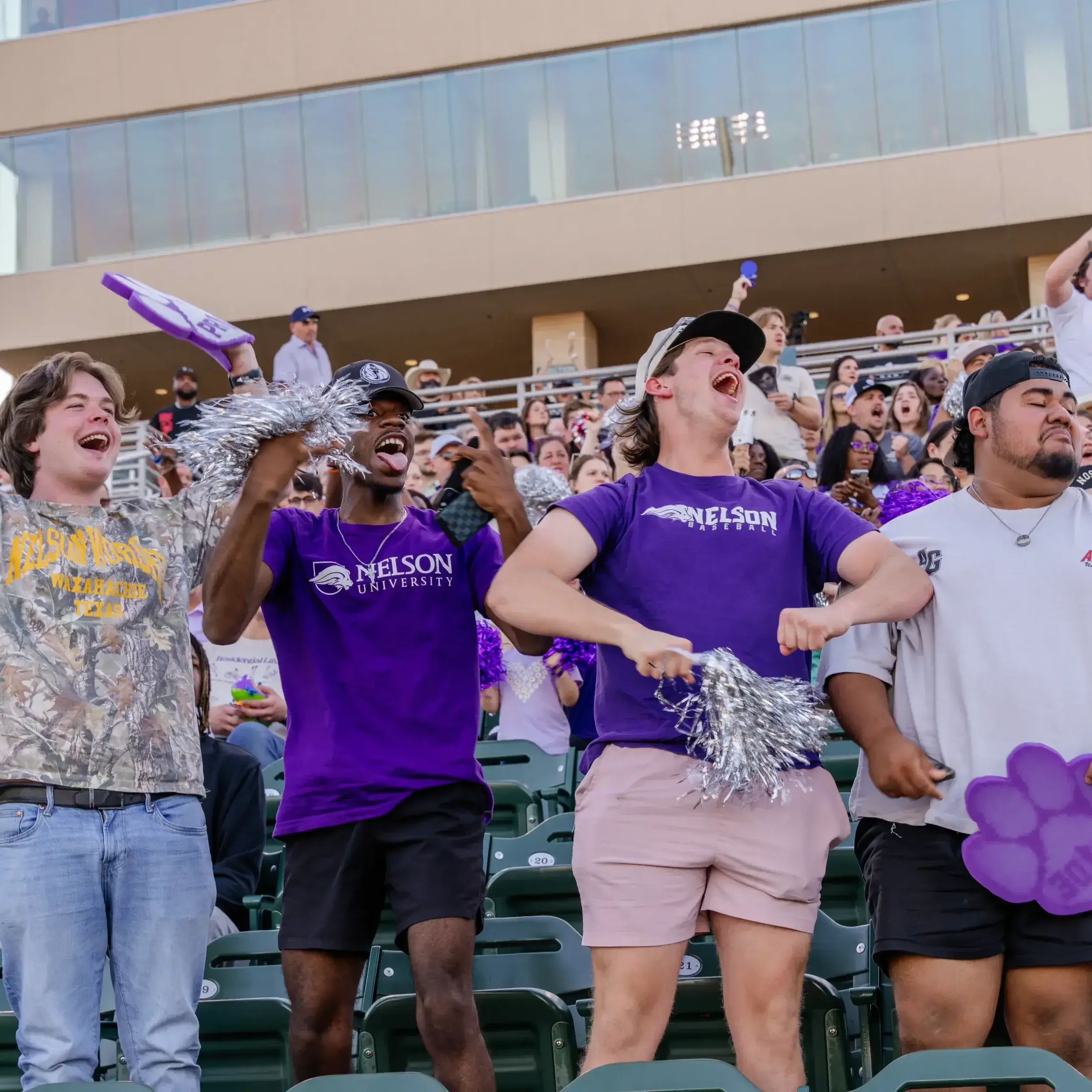 Campus-life 18 homecoming crowd