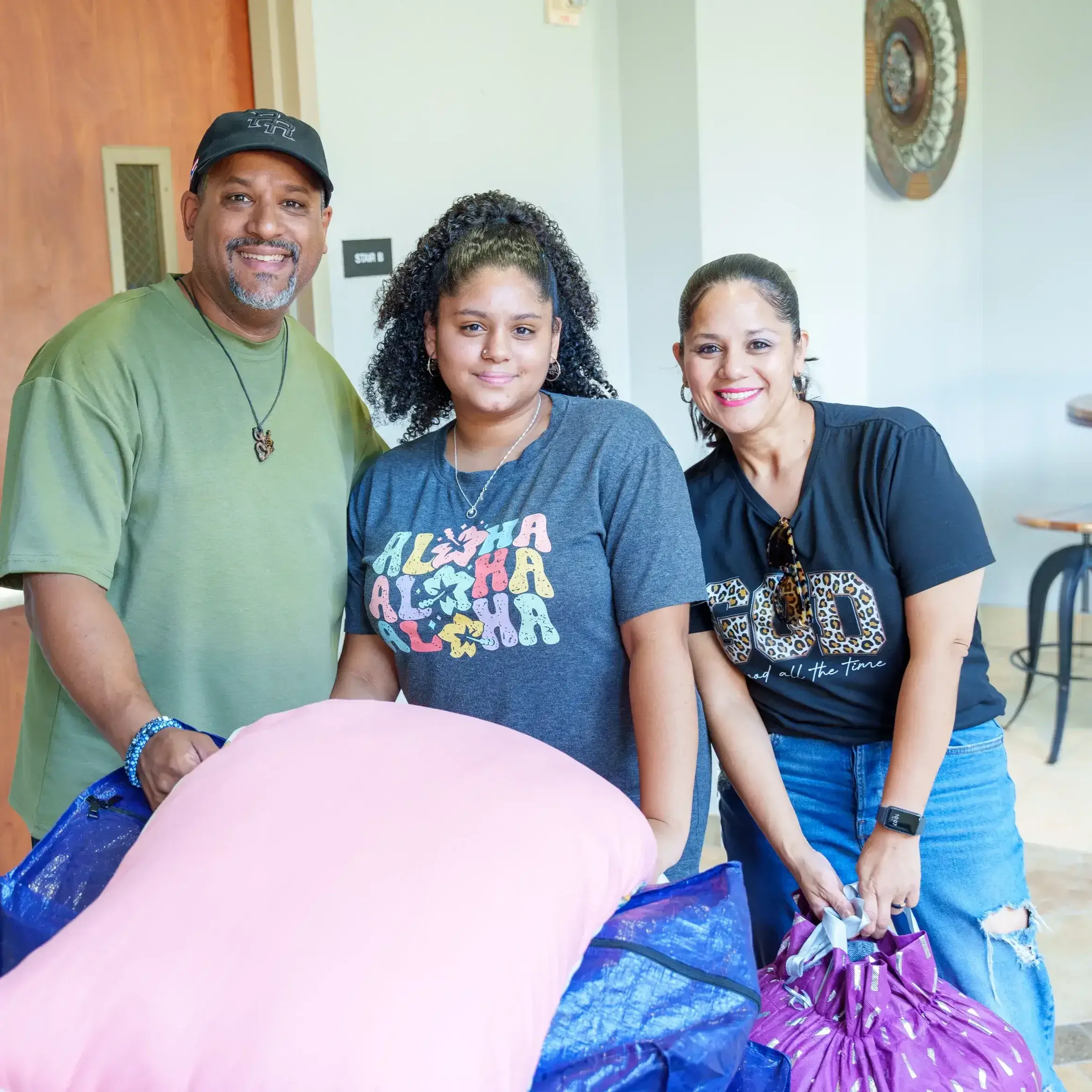 Campus-life 28 student moving in