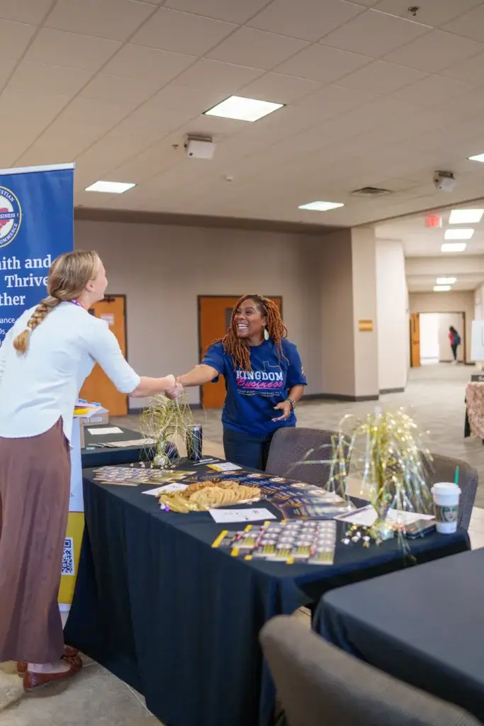 Nelson University’s Business Expo Connects Students with Local Employers 4 business expo