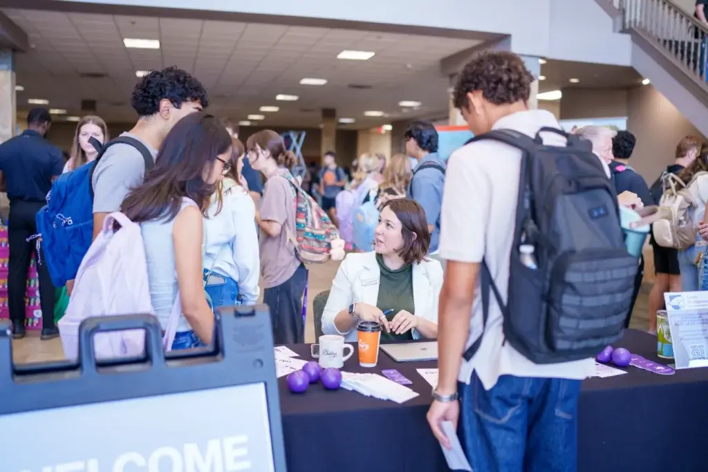 Nelson University’s Business Expo Connects Students with Local Employers 10 business expo